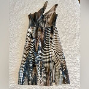 Abstract Black Halo Yara Cocktail Dress.. excellent cond. side zip-front slit